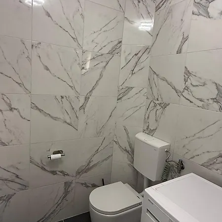 Lena Τρέμπινιε